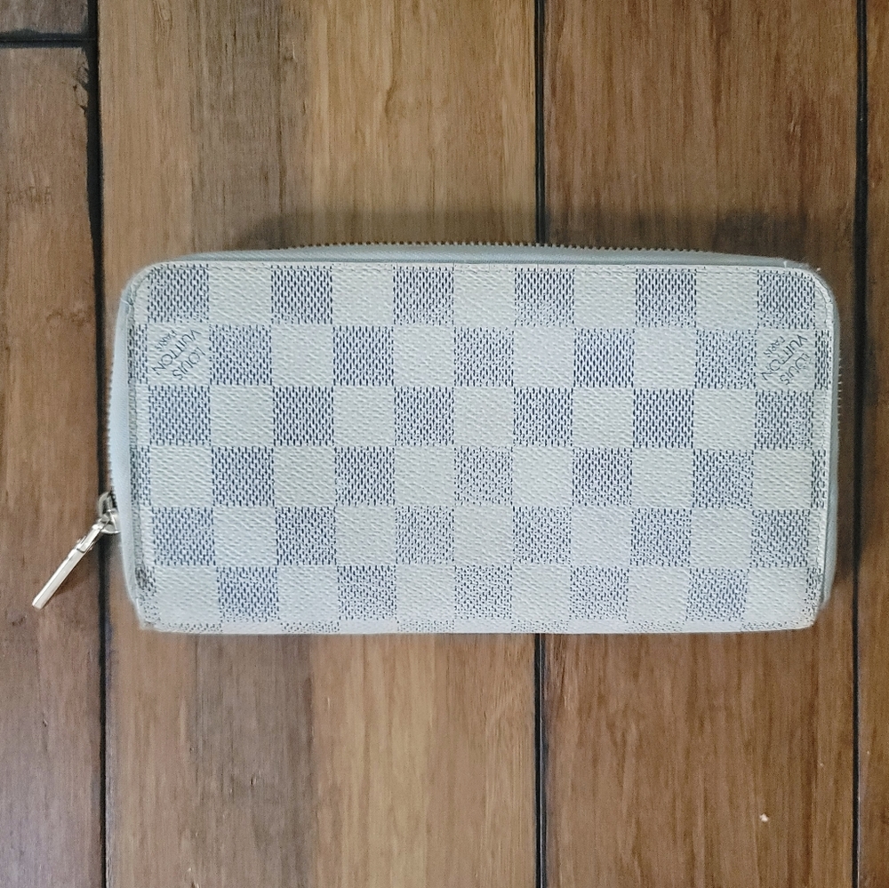 Louis Vuitton Zippy Damier Azur Wallet